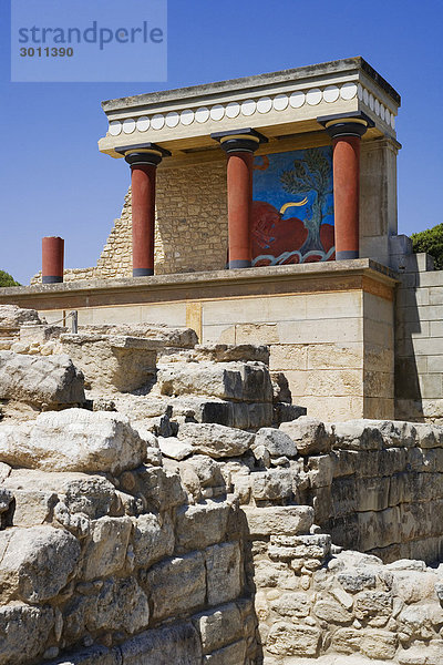 Teilrekonstruktion des minoischen Palastes von Knossos  bei Iraklion (Heraklion)  Kreta  Griechenland  Europa