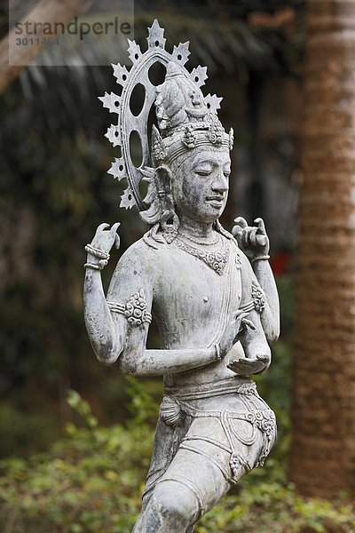 Figur einer Göttin auf Bali  Indonesien