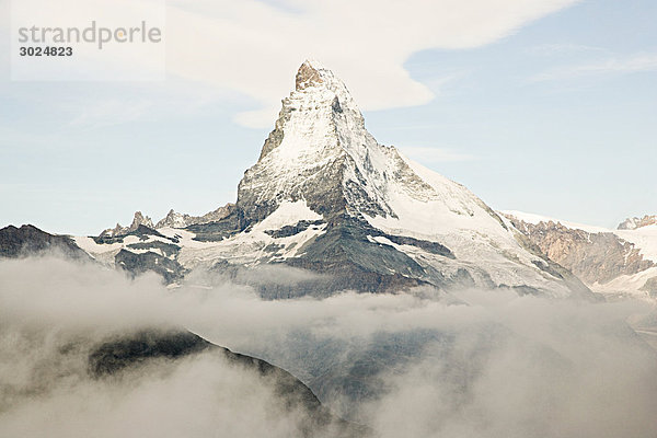 Matterhorn und bewölkter Himmel