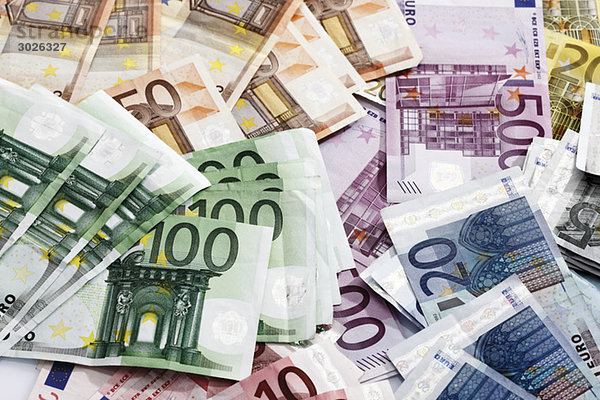 Diverse Euro-Banknoten  erhöhte Ansicht