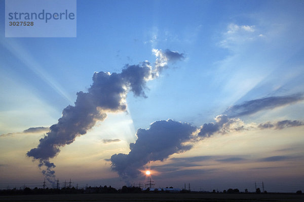 Deutschland  Köln  Himmel  Wolken  Sonnenstrahlen  Tiefblick