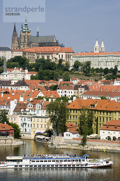 Tschechische Republik  Prag  Fluss Vitava  Vergnügungsboot
