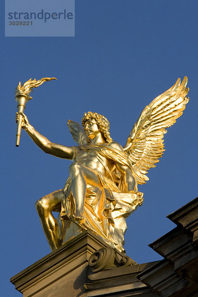 Deutschland  Dresden  Hochschule für Bildende Künste  Eros-Statue  Nahaufnahme