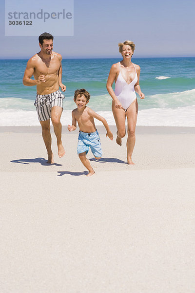 Familienlauf am Strand