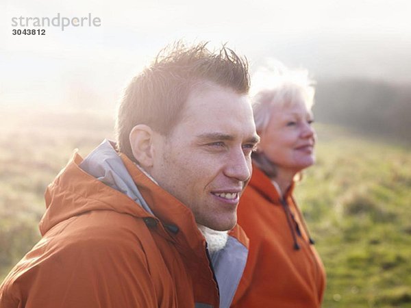 Mann & Frau beim Wandern