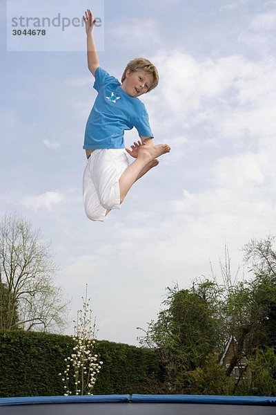 Spielen auf dem Trampolin