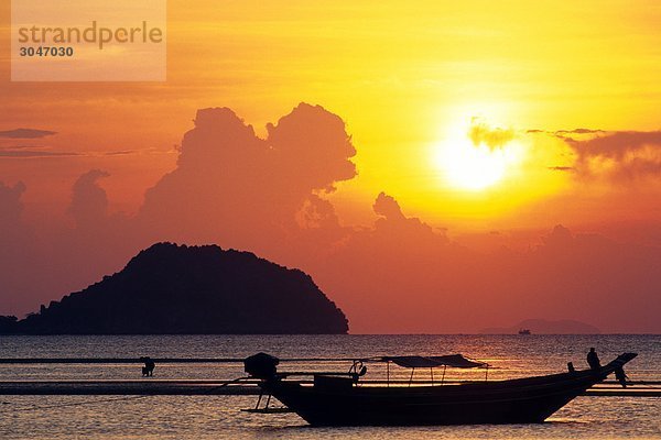 Thailand  Koh Samui Island  Phang Ka Bay bei Sonnenuntergang.
