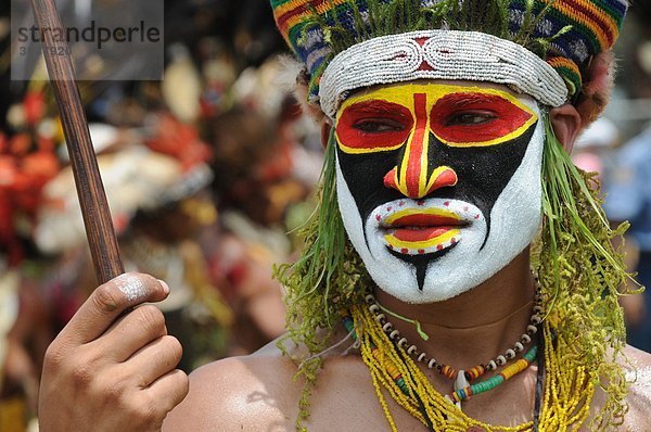 Papua Neuguinea  Highland Festival  Krieger portrait