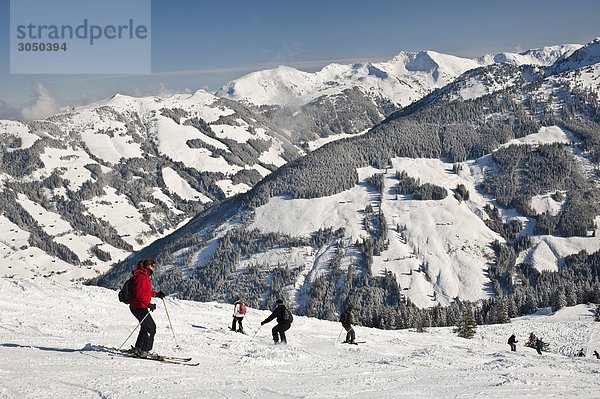 Österreich  Tirol  Alpbachtal  Skifahrer  Galtenberg Mount und Schatzberg Mount