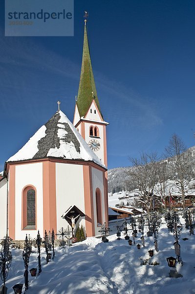 Österreich  Tirol  Alpbach. Kirche St. Oswald