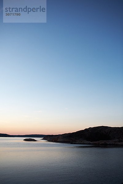 Blick auf das Meer in der Sommer-Schweden.