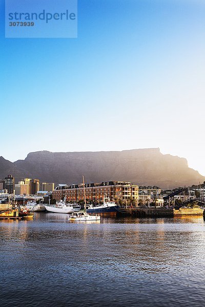 Der Hafen Table Mountain Kapstadt Südafrika.