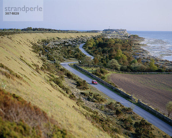 Road mitten in Landschaft