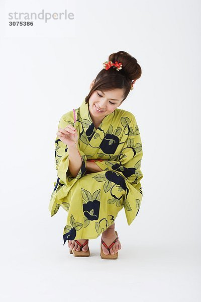 junge Frau junge Frauen Kimono