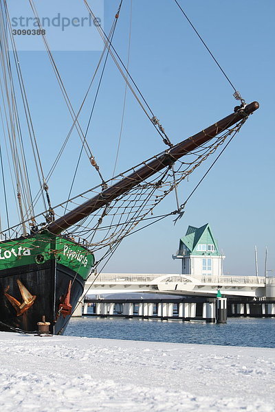 Schiff im Hafen  Kappeln  Schleswig-Holstein  Deutschland