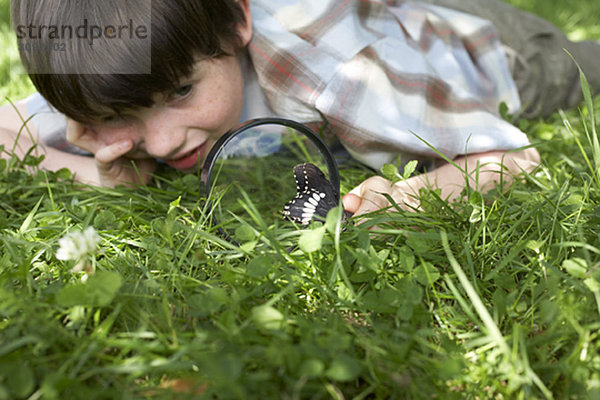 Kinder im Garten