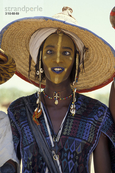 Afrika  Niger  Portrait eines Ingal Niger-Members des Stammes Wadabe beim Heilen Sallee Festival in In Gall Niger.