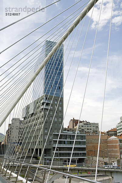 Zubizuri Brücke  Bilbao  Spanien