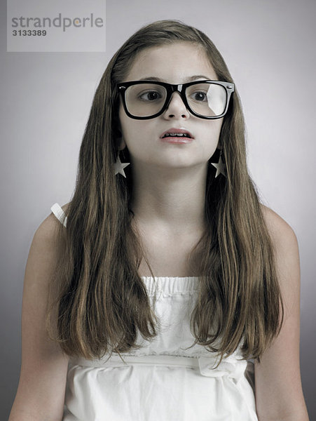 Porträt eines Mädchens mit Brille