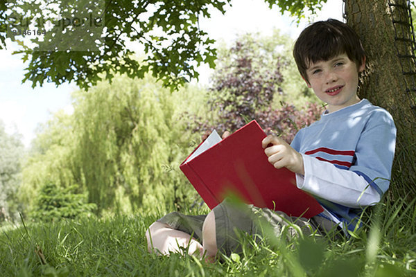 Kinder im Garten