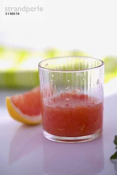 Grapefruit-Fruchtfleisch in einem Glas