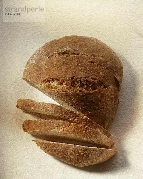 Ein angschnittener Laib Brot