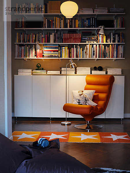 Bücherregal Stuhl modern skandinavisch