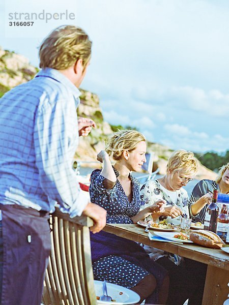 Eine Dinner-Party am Meer Schweden.