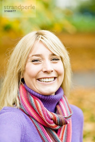 Portrait einer lächelnden jungen Frau Schweden.