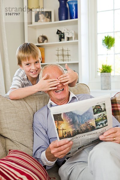 Großvater und Enkel  Schweden.