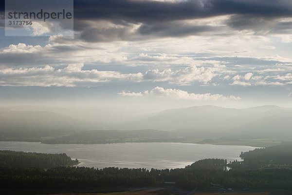 Wald und Wasser Landschaft  Luftaufnahme  Schweden.