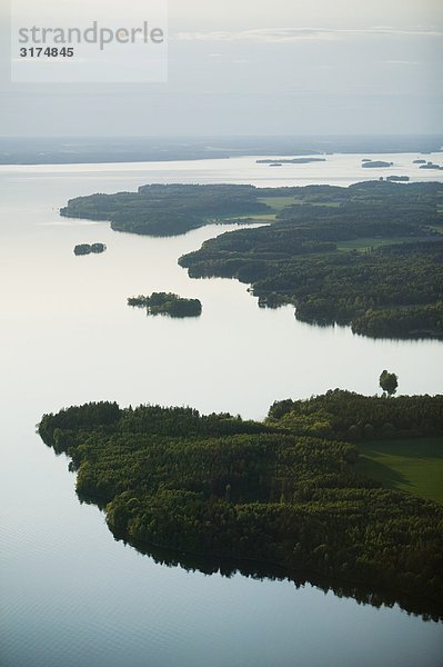 Insel in einem See  Faringso  Mälaren  Schweden.