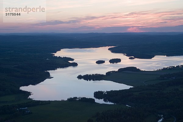 Einen See in einer Landschaft  Vastmanland  Schweden.