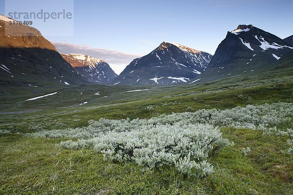 Sunrise und Berg Bergspitzen  Kebnekaise  Lappland  Schweden.