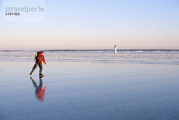 Eine Frau Eislaufen  Schweden.