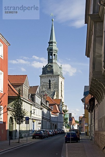 Straße in Wolfenbüttel  Blick auf die Kirche  Deutschland