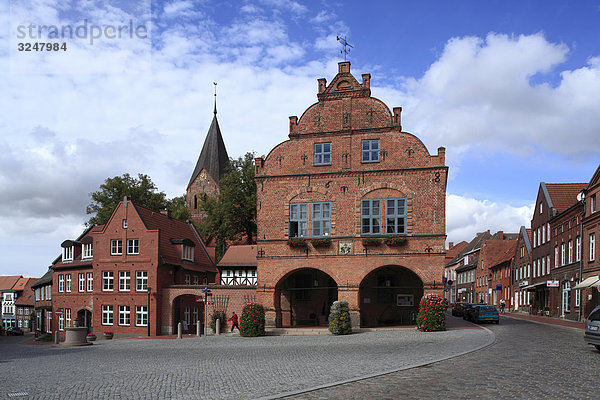 Rathaus und Kirche in Gadebusch  Deutschland