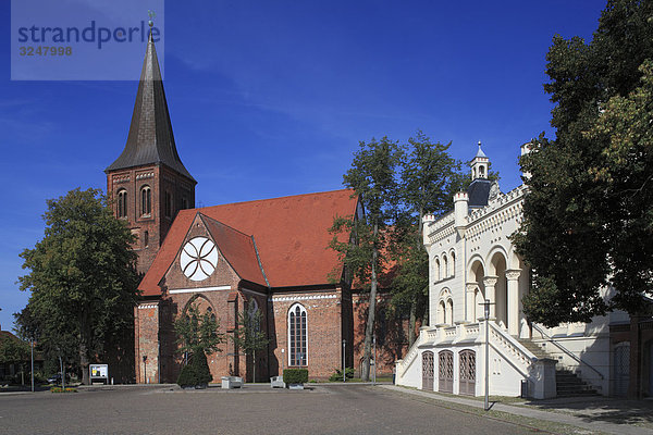 Sankt Bartholomäus Kirche und Rathaus in Wittenburg  Deutschland
