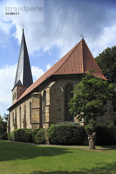 Kirche in Freren  Deutschland  Flachwinkelansicht