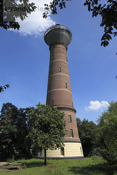 Wasserturm in Duisburg  Deutschland  Flachwinkelansicht