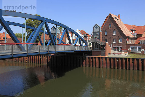 Brücke über einem Fluss in Meppen  Deutschland
