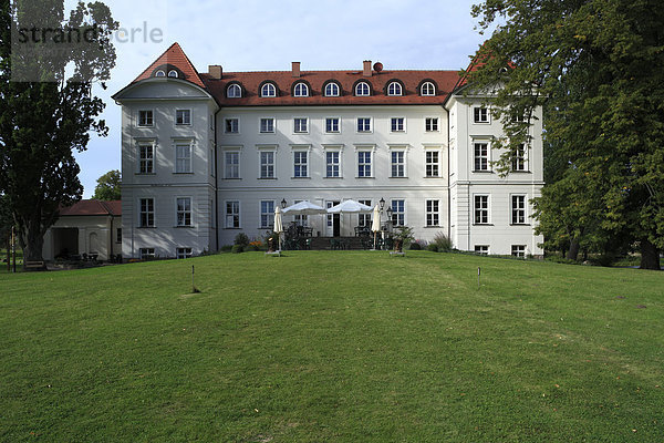 Schloss Wedendorf mit Garten  Wedendorf  Deutschland