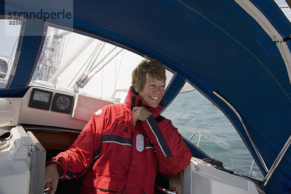 Unterbringung der Frau auf der Yacht