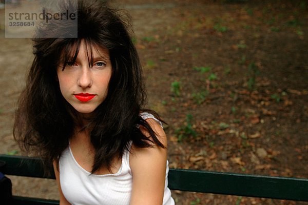 Portrait einer Frau in einem park