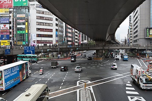 Verkehr in Tokio  Japan.