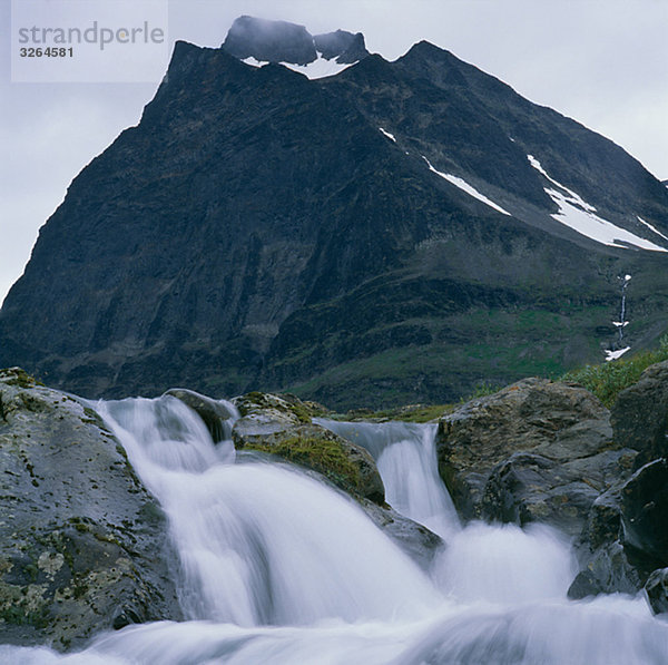 Ein Mountain Stream  Kebnekaise  Lappland  Schweden.
