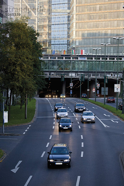 Deutschland  Nordrhein-Westfalen  Düsseldorf  Rheintunnel  Verkehr in der Stadt
