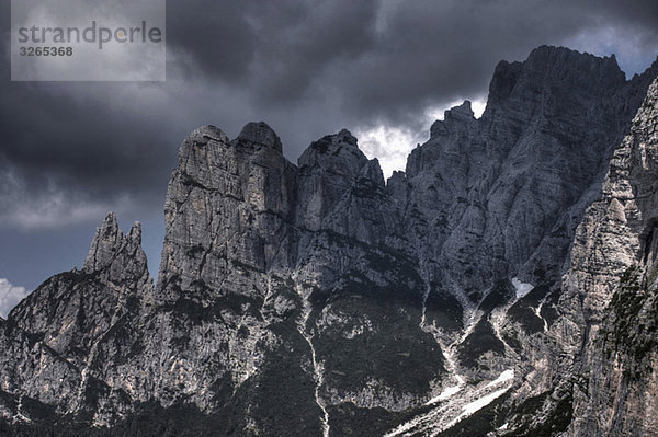 Italien  Dolomiten  Felswand  Stürmische Atmosphäre