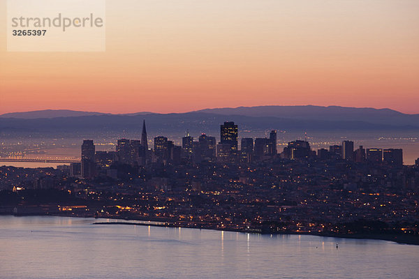 USA  Kalifornien  San Francisco Skyline  Sonnenaufgang