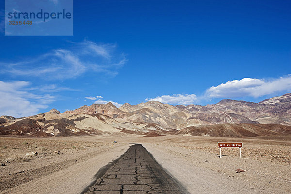 USA  Kalifornien  Death Valley  Künstlerfahrt  Leere Straße